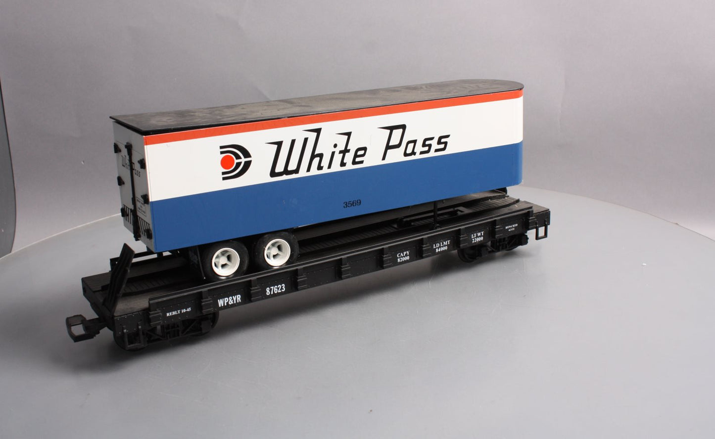 USA Trains R17020 G White Pass and Yukon Piggy Back Flat Car
