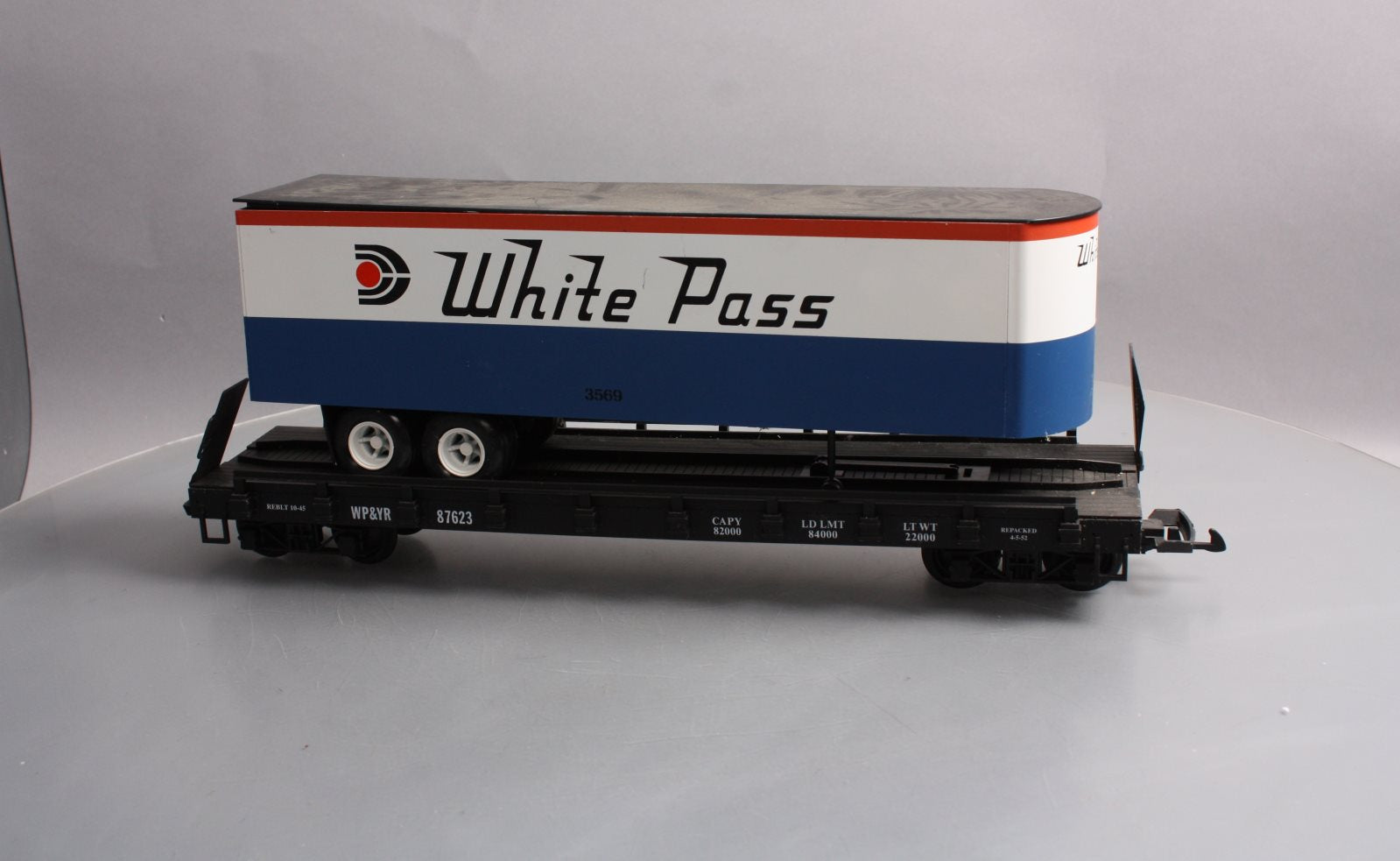 USA Trains R17020 G White Pass and Yukon Piggy Back Flat Car