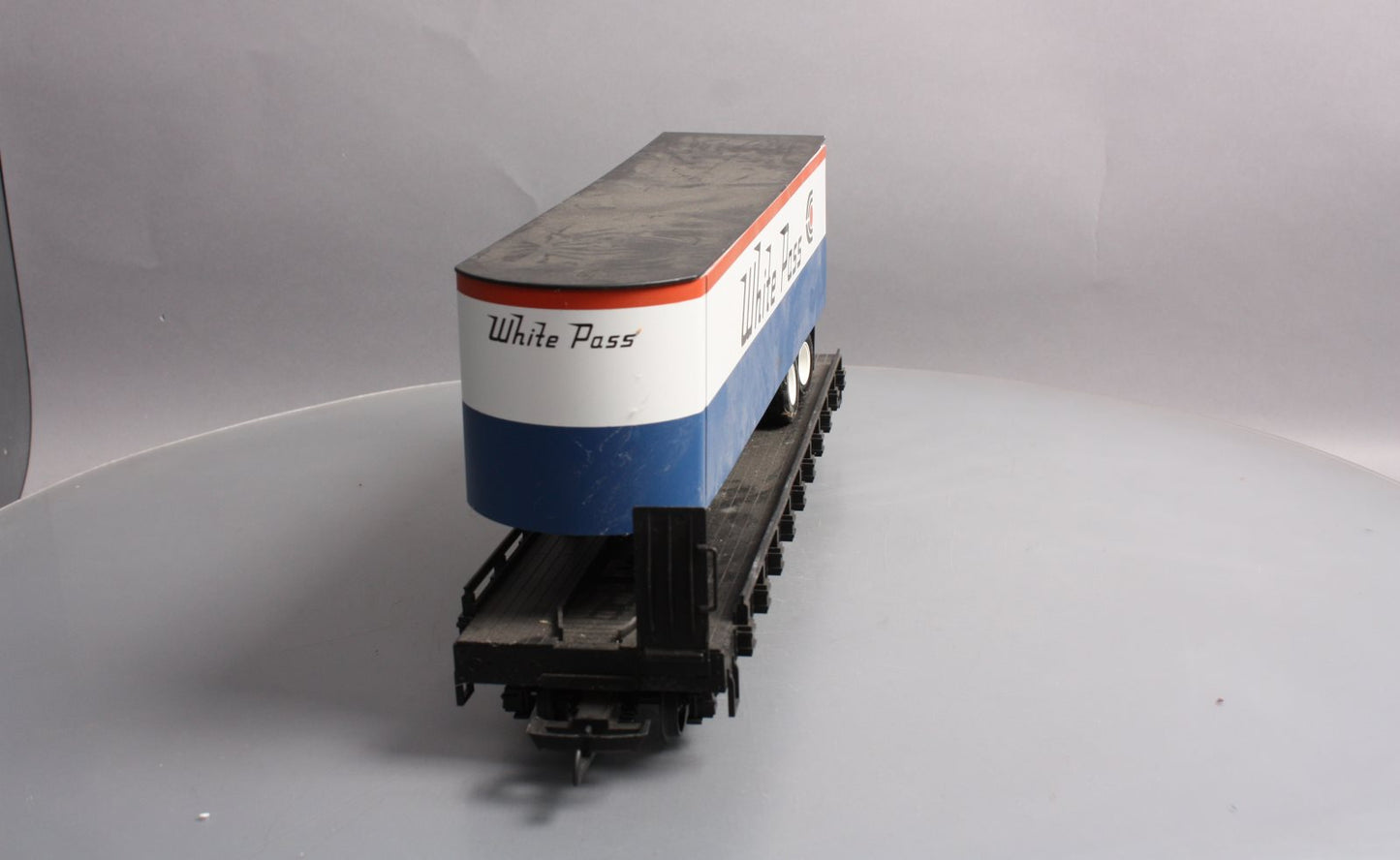 USA Trains R17020 G White Pass and Yukon Piggy Back Flat Car