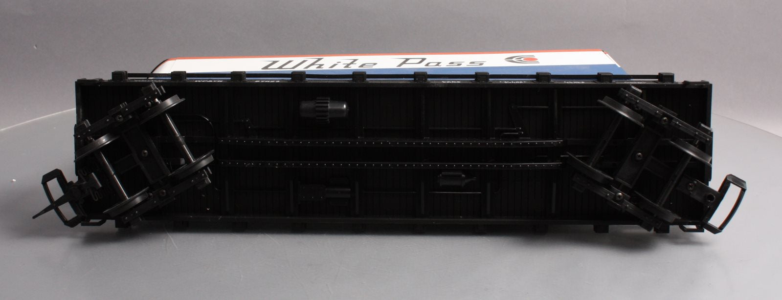USA Trains R17020 G White Pass and Yukon Piggy Back Flat Car