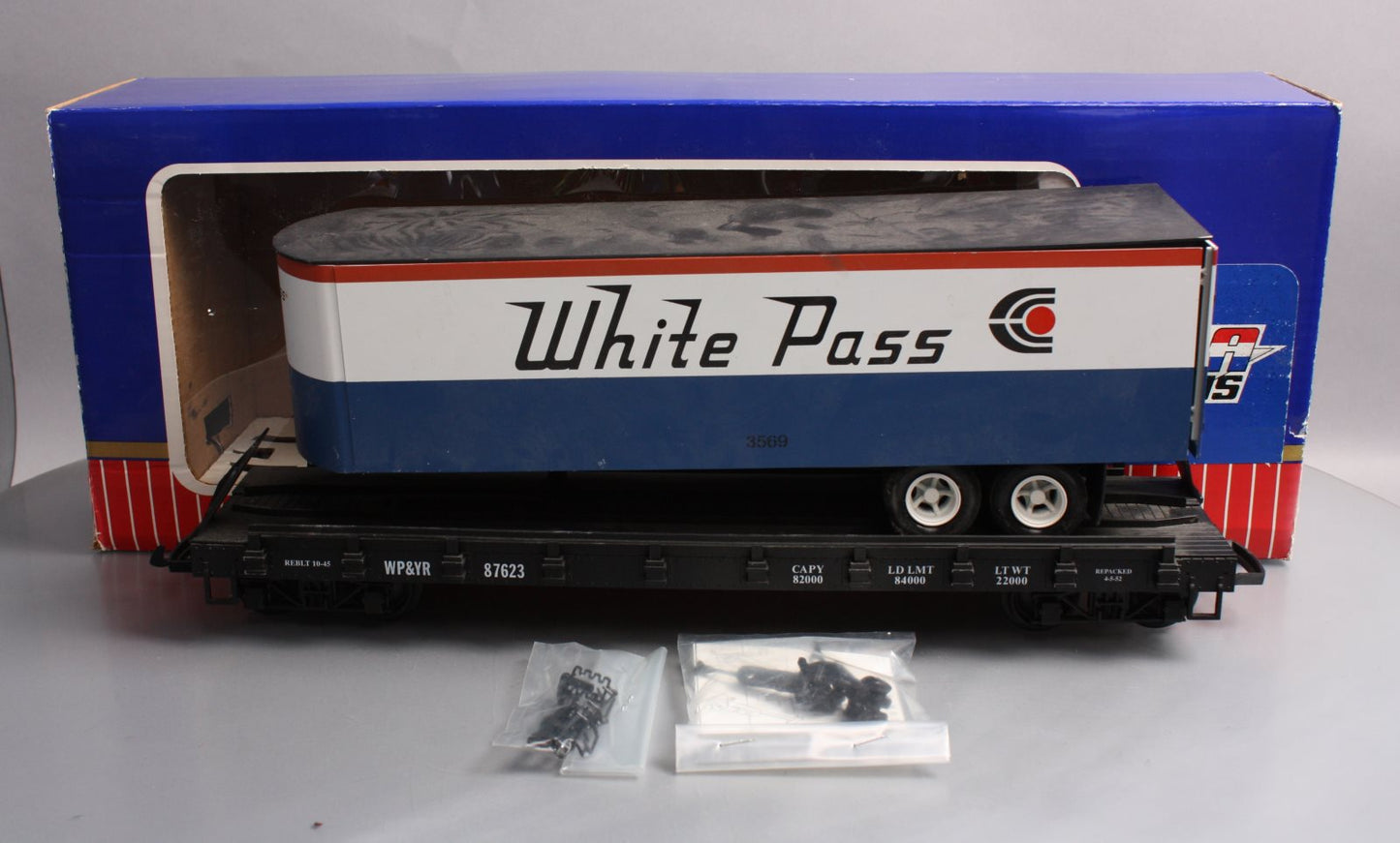 USA Trains R17020 G White Pass and Yukon Piggy Back Flat Car