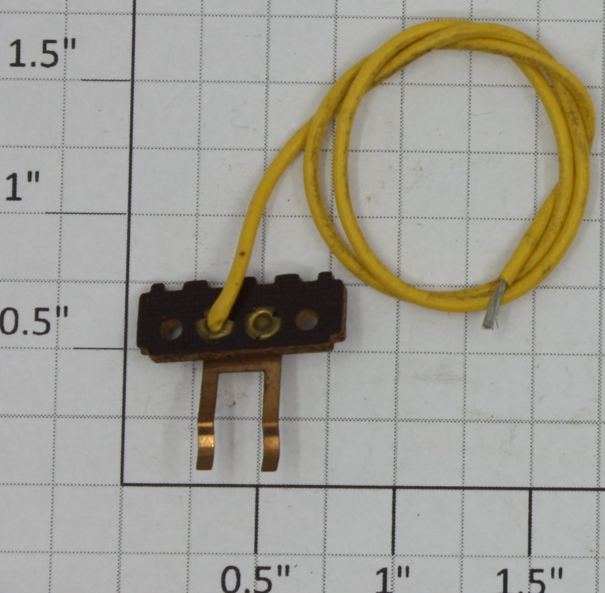 Lionel 100-46 E-Unit Single 2-Finger Contact with Wire (8003-82)