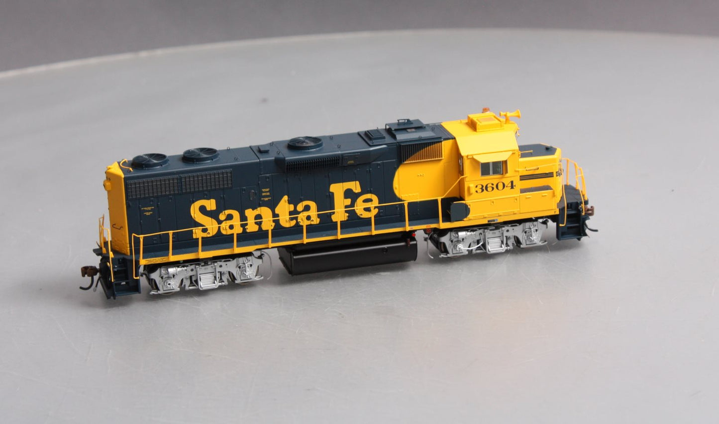 Athearn G40893 HO Santa Fe GP39-2 Phase I Diesel Locomotive w/DCC & Sound #3604