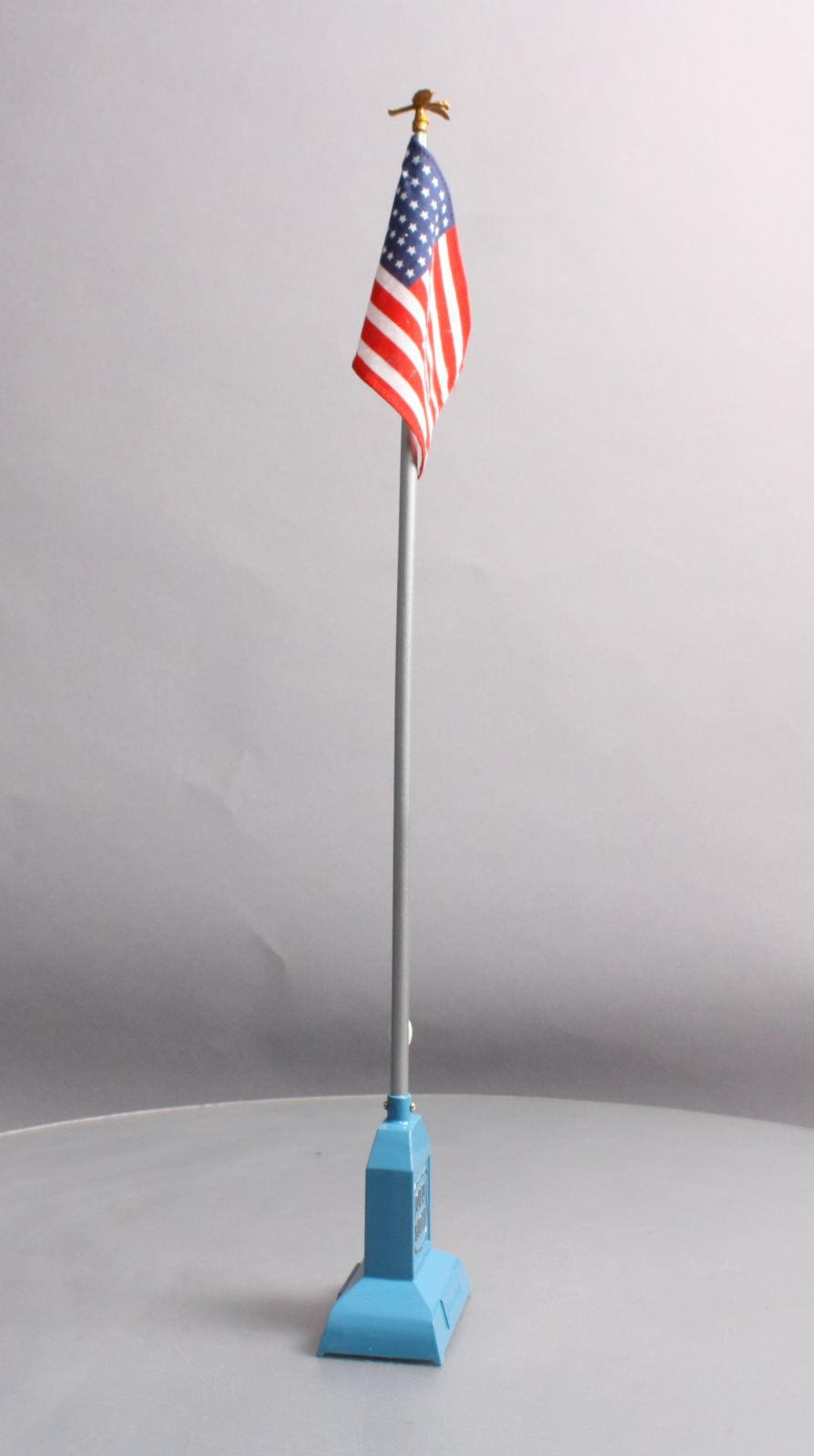 MTH 11-90078 O American Flyer Old Glory Flag Pole & Base w/ American Flag #2050 LN/Box