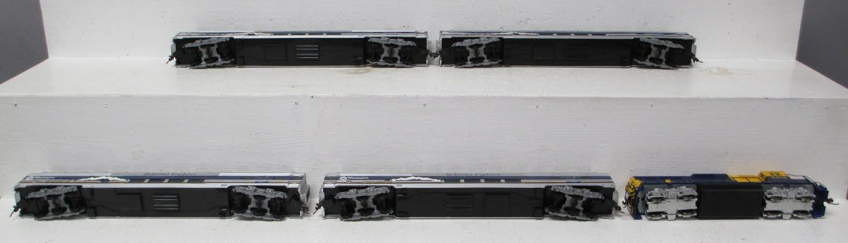 Bachmann 00624 Alaska McKinley Explorer HO Gauge Diesel Passenger Train Set