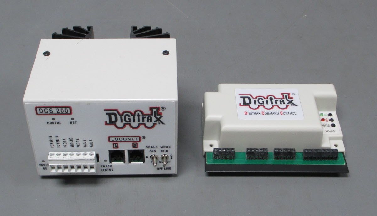 Digitrax SCFXD8 Super Chief Xtra Starter Duplex Radio 8 Amp Set