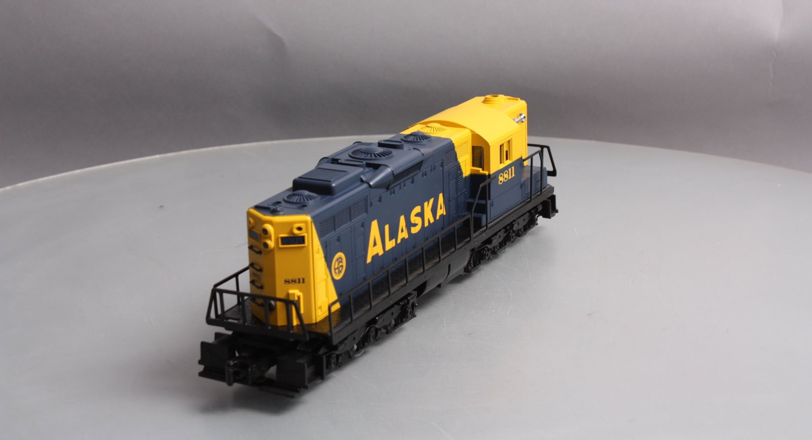 Lionel 6-18811 O Gauge Alaska SD-9 Diesel Engine #8811 LN/Box