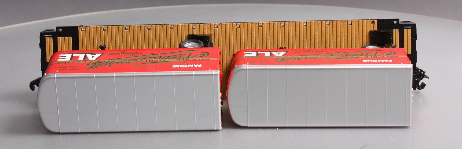 MTH 20-95126 Narragansett Ale Flat Car #17236 with 2 PUP Trailers