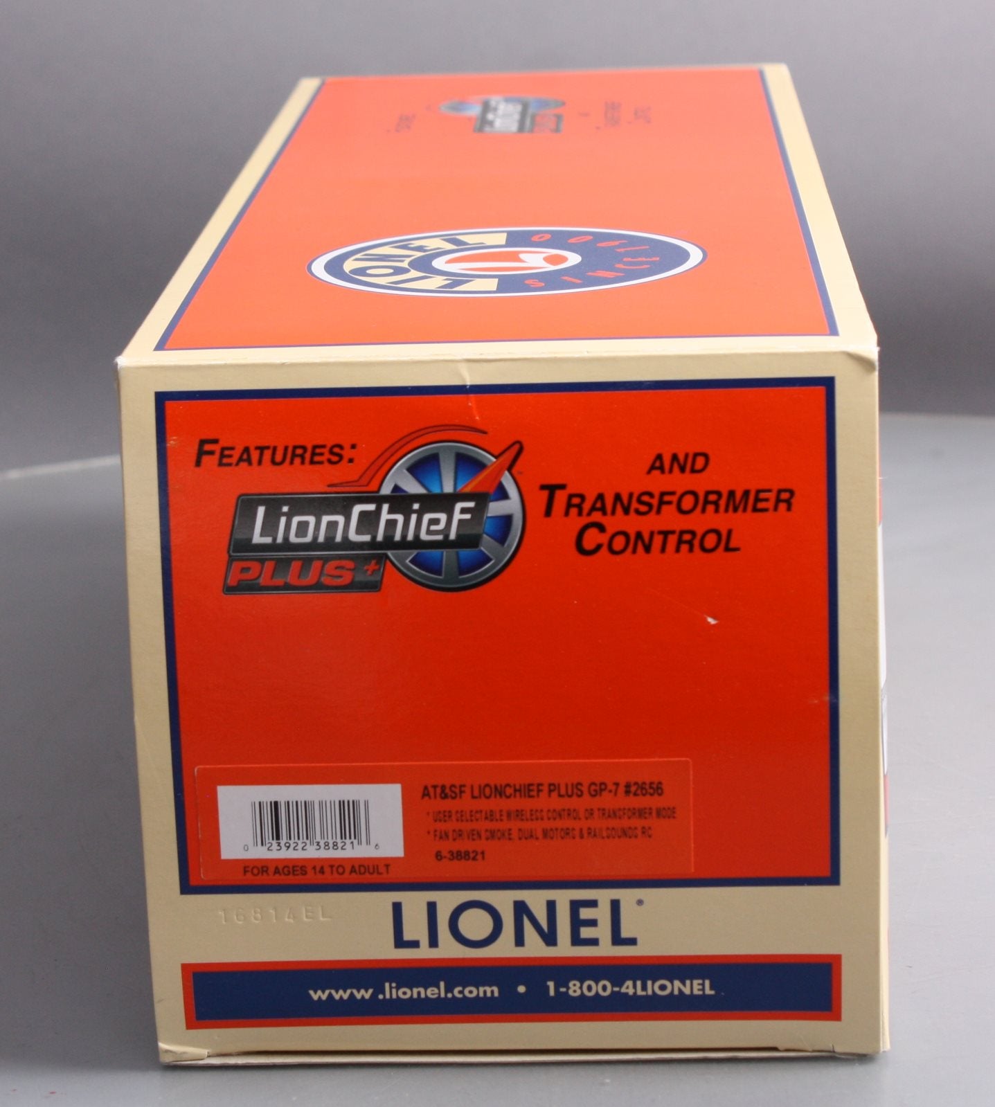 Lionel 6-38821 Santa Fe LionChief Plus GP7 Diesel Locomotive #2656