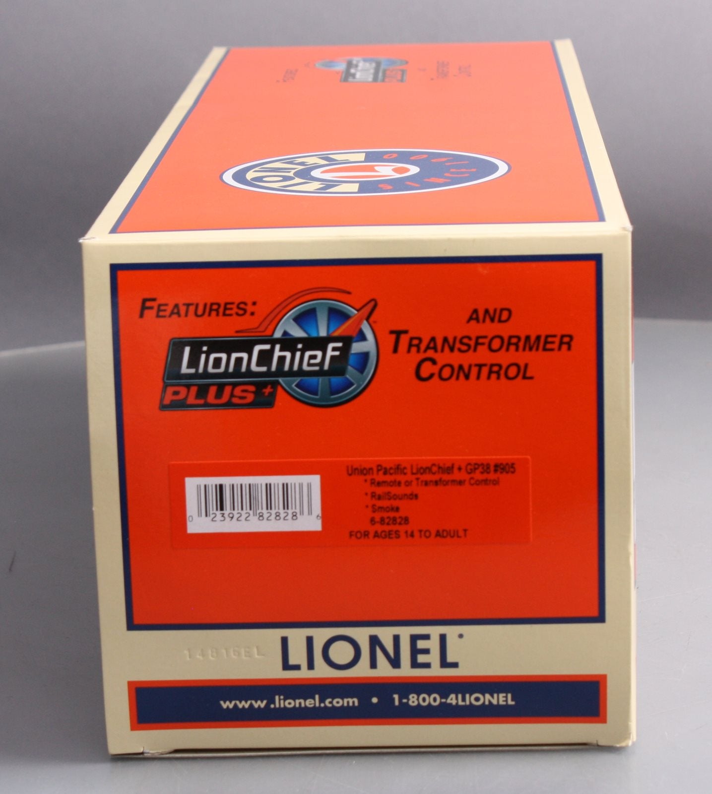 Lionel 6-82828 Union Pacific LionChief+ CSX GP38 Diesel Locomotive #905