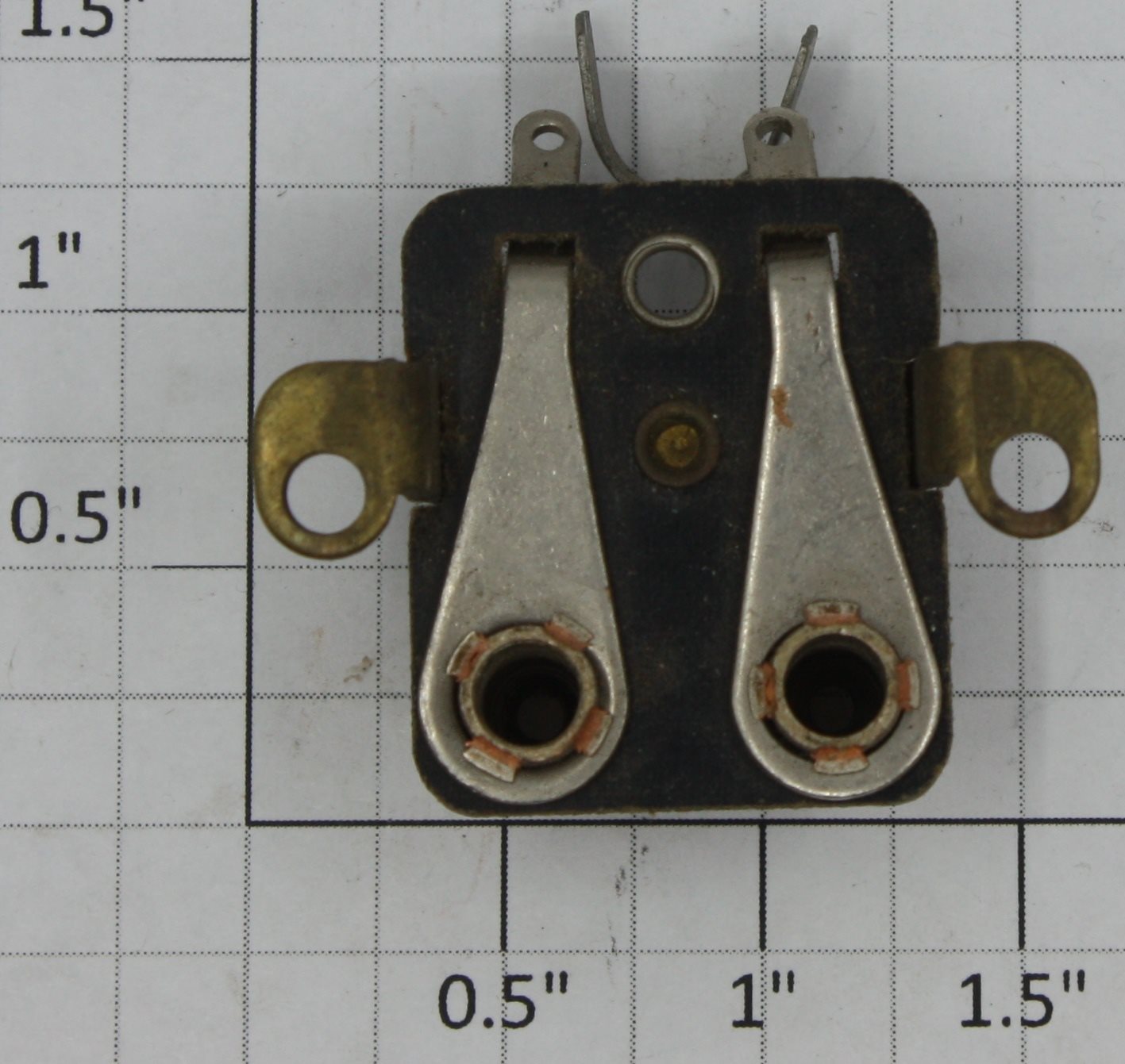 Lionel 2333M-19 Early Brush Plate Assembly