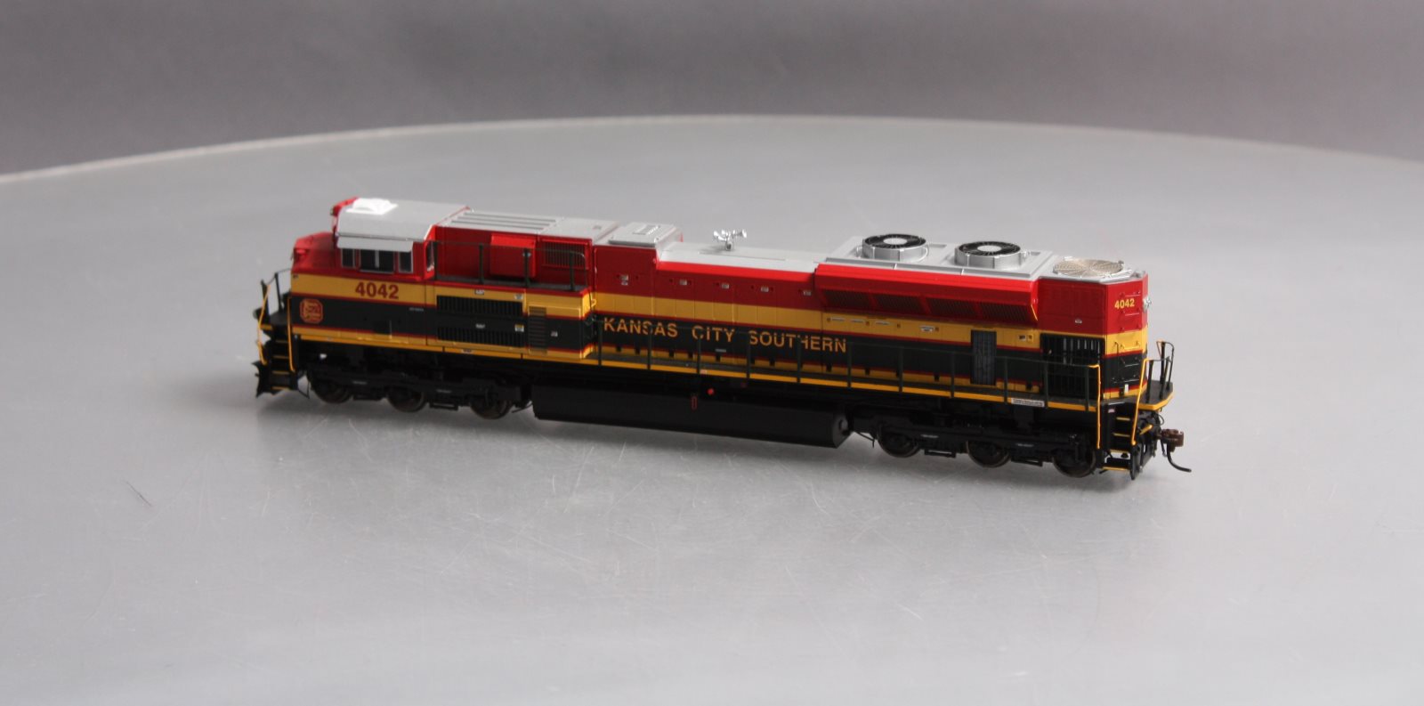Athearn G68517 HO Kansas City Southern SD70ACe Diesel Locomotive #4042