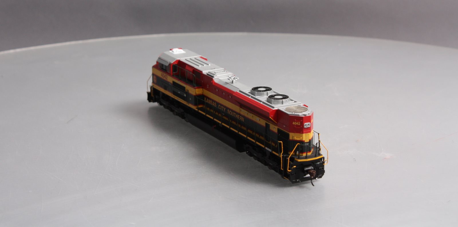 Athearn G68517 HO Kansas City Southern SD70ACe Diesel Locomotive #4042