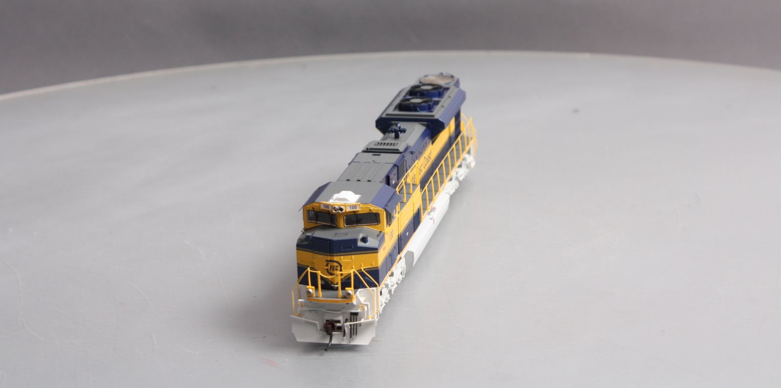 Athearn G68629 HO Florida East Coast SD70M-2 Diesel Locomotive #100 w/DCC&Sound LN/Box