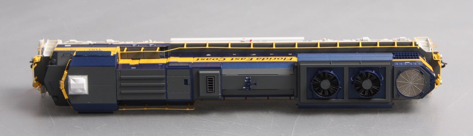 Athearn G68629 HO Florida East Coast SD70M-2 Diesel Locomotive #100 w/DCC&Sound LN/Box