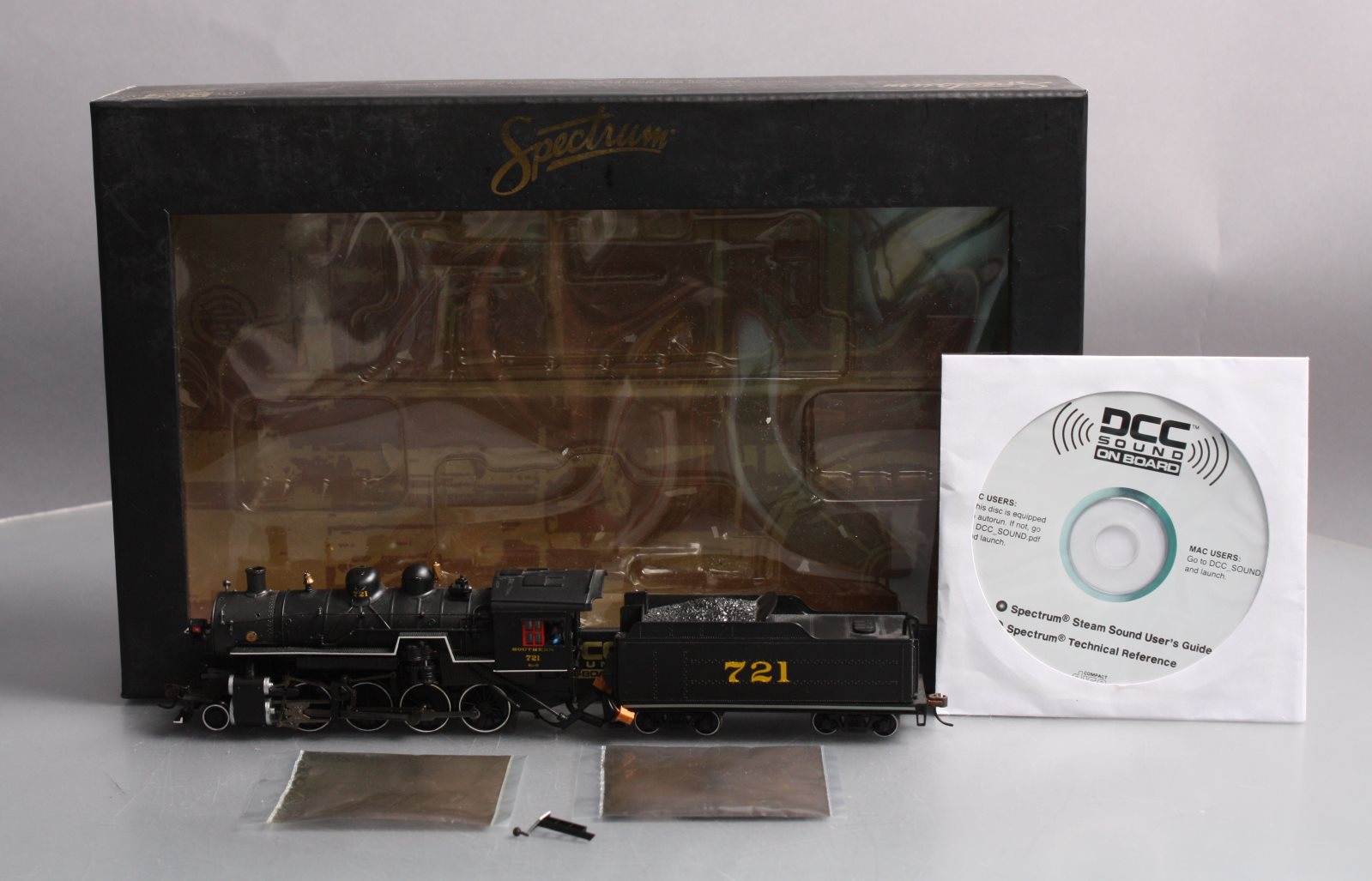 Bachmann 84503 HO Southern 2-8-0 Steam Locomotive & Tender w/DCC & Sound #721