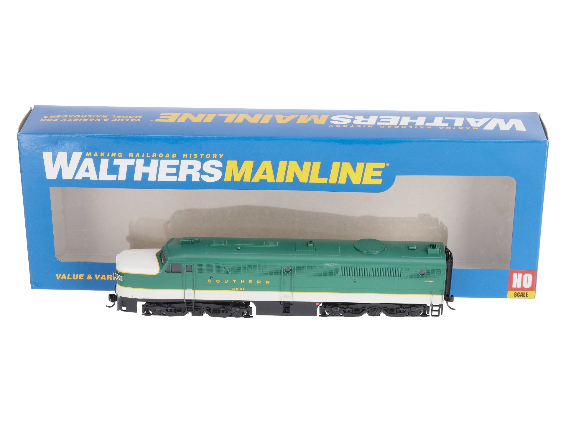 Walthers 910-20091 HO Southern Railway Alco PA Diesel Locomotive #6901 w/ DCC