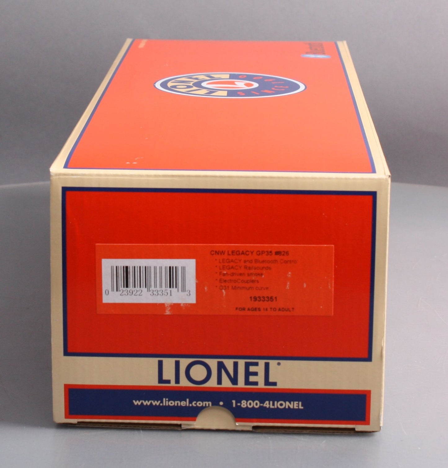 Lionel 1933351 O Chicago & North Western Legacy GP35 Diesel Locomotive #826