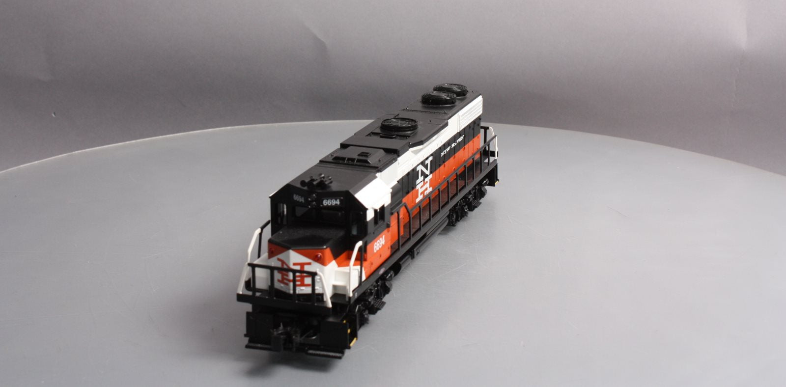 Williams 21209 O Gauge New Haven EMD GP38 Diesel Locomotive LN/Box