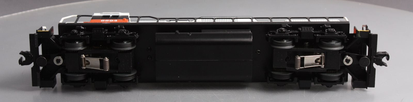 Williams 21209 O Gauge New Haven EMD GP38 Diesel Locomotive LN/Box