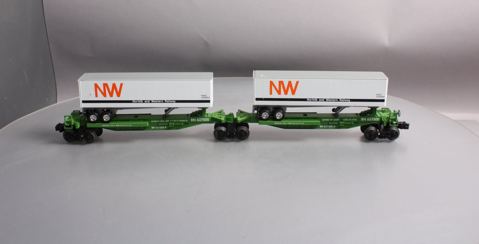Lionel 6-52014 O Gauge Burlington Northern TTUX Flat Car with Trailers LN/Box