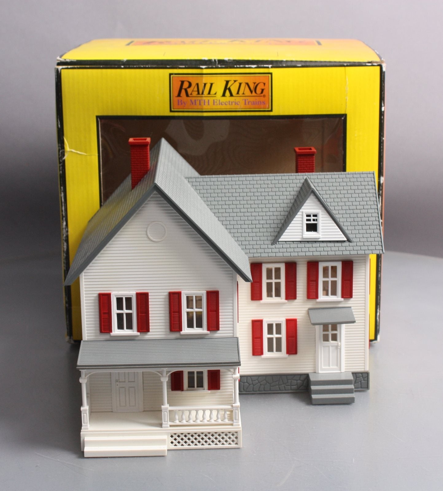 MTH 30-90042 O Gauge Farm House LN/Box
