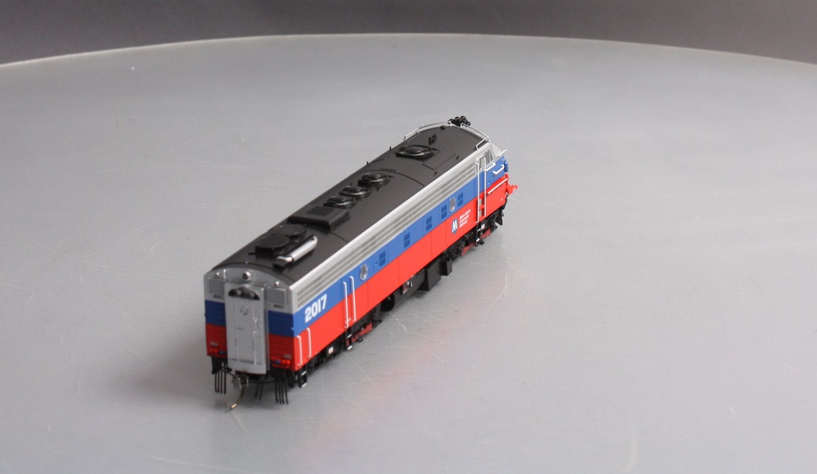 Rapido Trains 14108 HO Metro North EMD FL9 Rebuilt Diesel Locomotive #2017