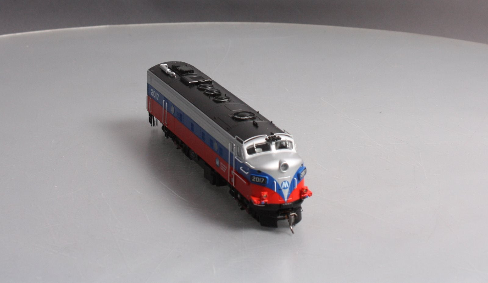 Rapido Trains 14108 HO Metro North EMD FL9 Rebuilt Diesel Locomotive #2017