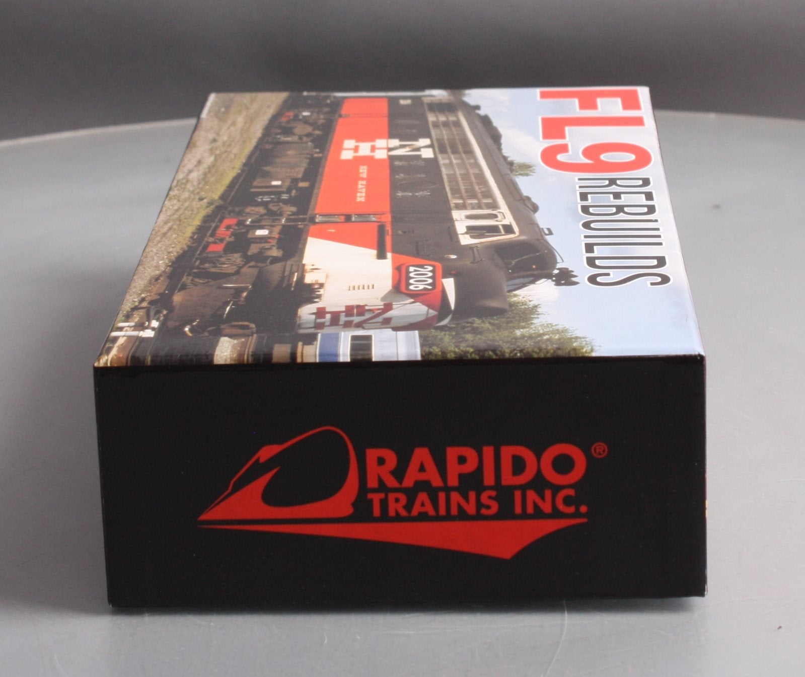 Rapido Trains 14108 HO Metro North EMD FL9 Rebuilt Diesel Locomotive #2017