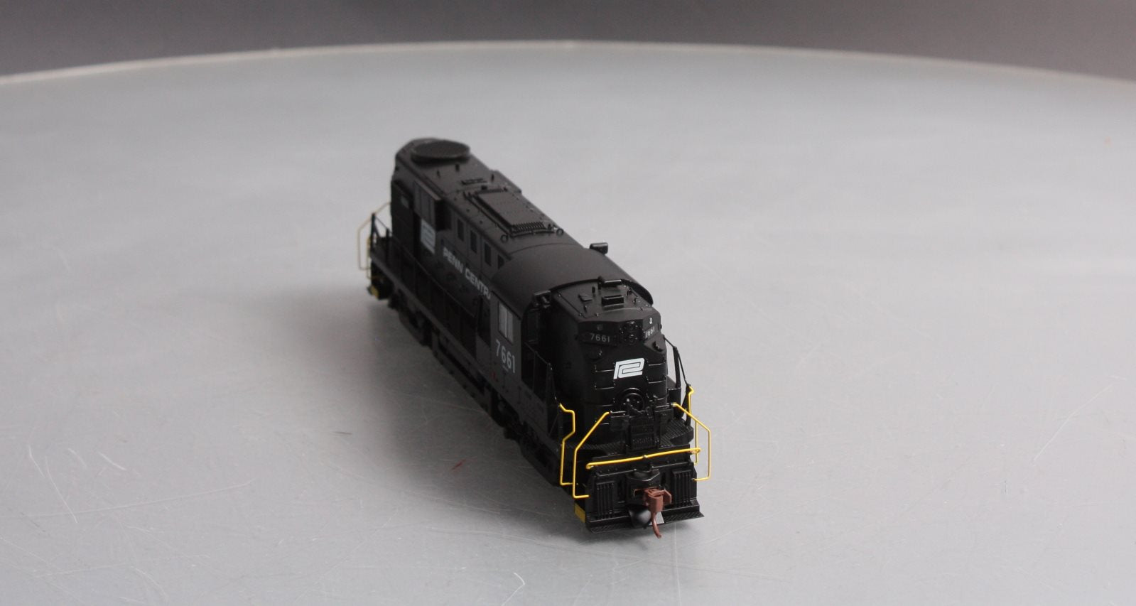 Rapido Trains 31534 HO Penn Central Alco RS-11 Diesel Locomotive #7661