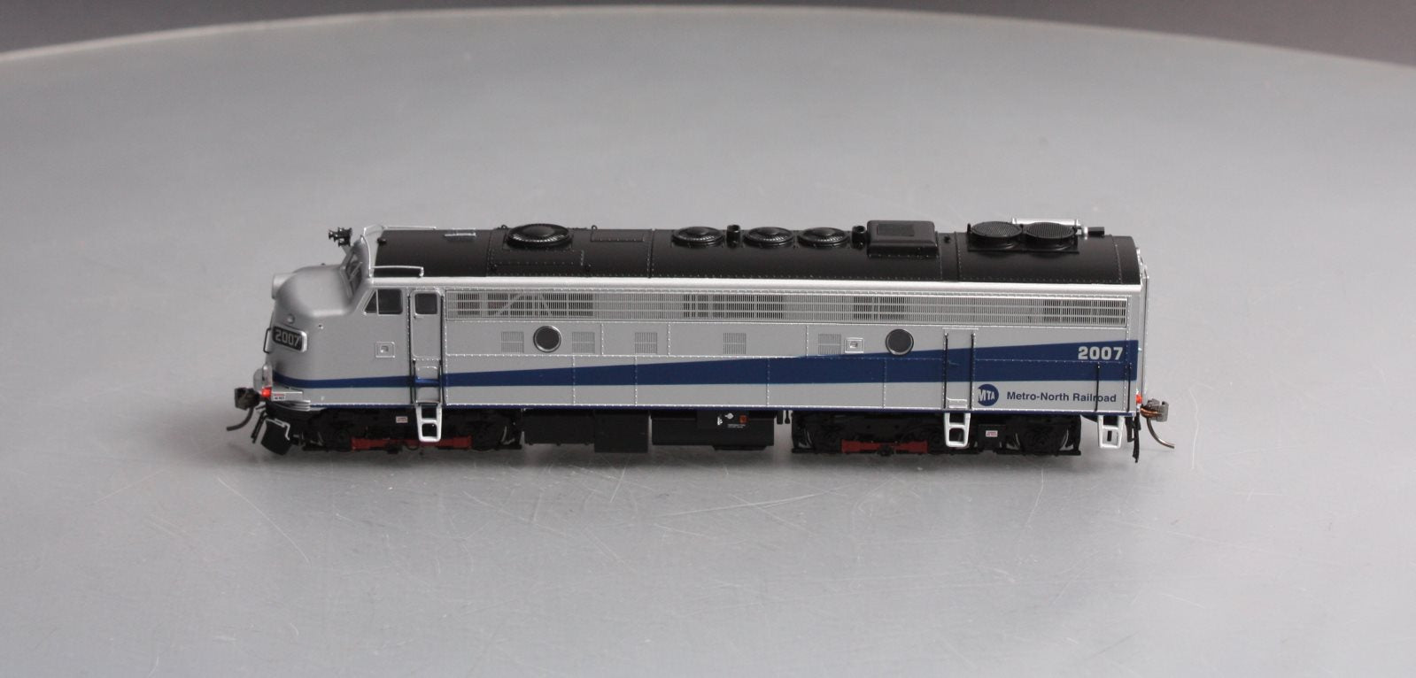 Rapido Trains 14110 HO Metro North EMD FL9 Rebuilt Diesel Locomotive #2007