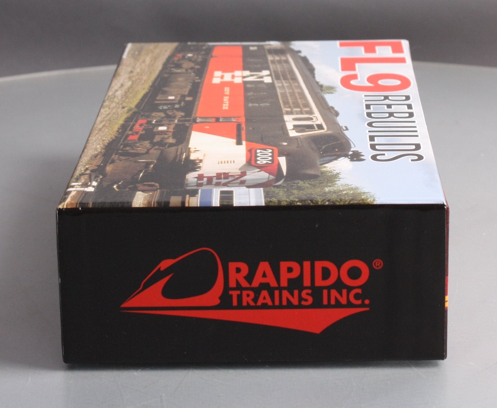 Rapido Trains 14110 HO Metro North EMD FL9 Rebuilt Diesel Locomotive #2007