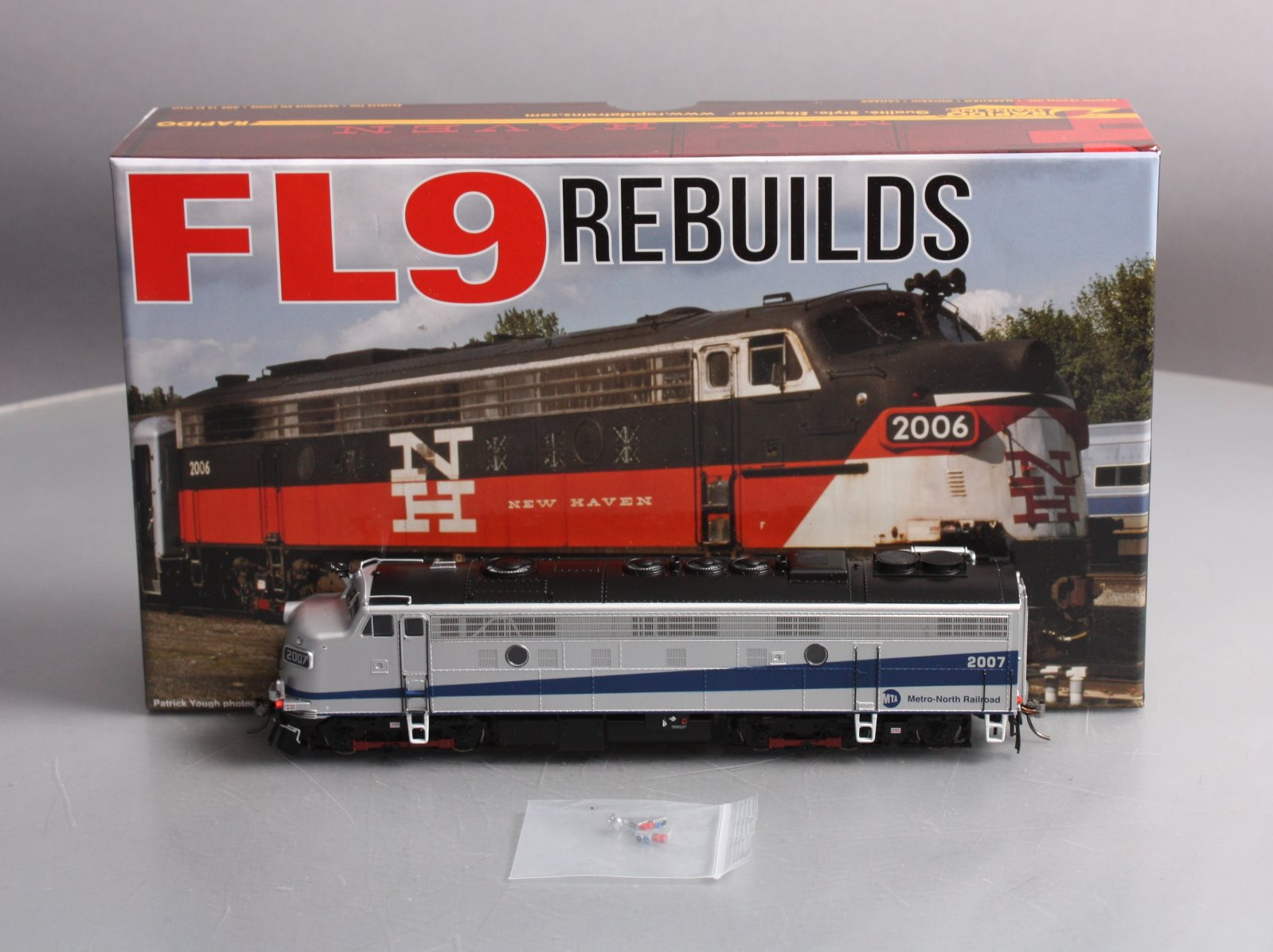Rapido Trains 14110 HO Metro North EMD FL9 Rebuilt Diesel Locomotive #2007