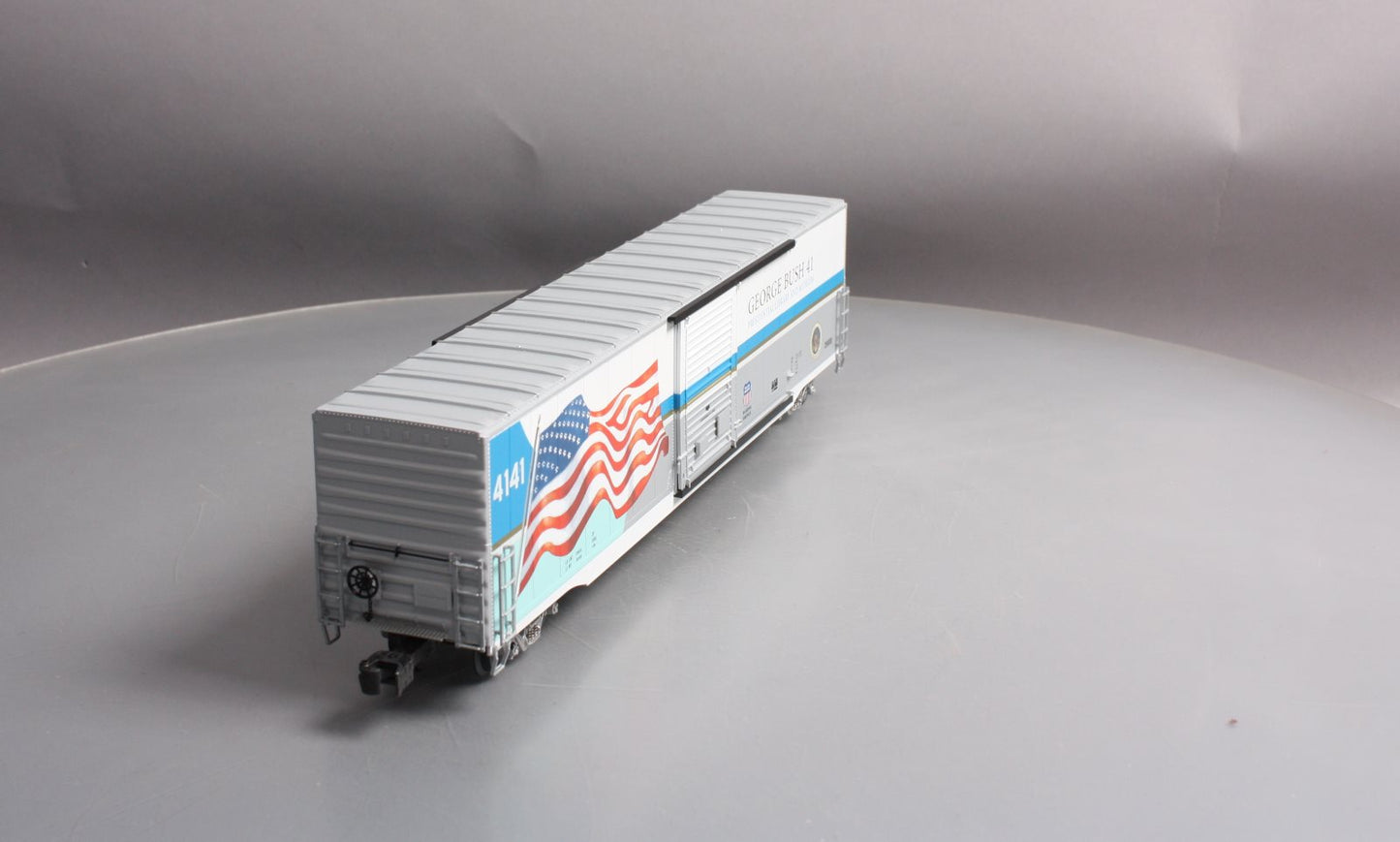 Lionel 2026370 O Gauge Union Pacific LED 60' Flag Boxcar #4141