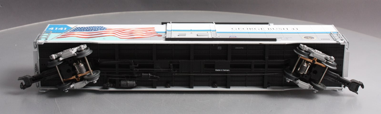 Lionel 2026370 O Gauge Union Pacific LED 60' Flag Boxcar #4141