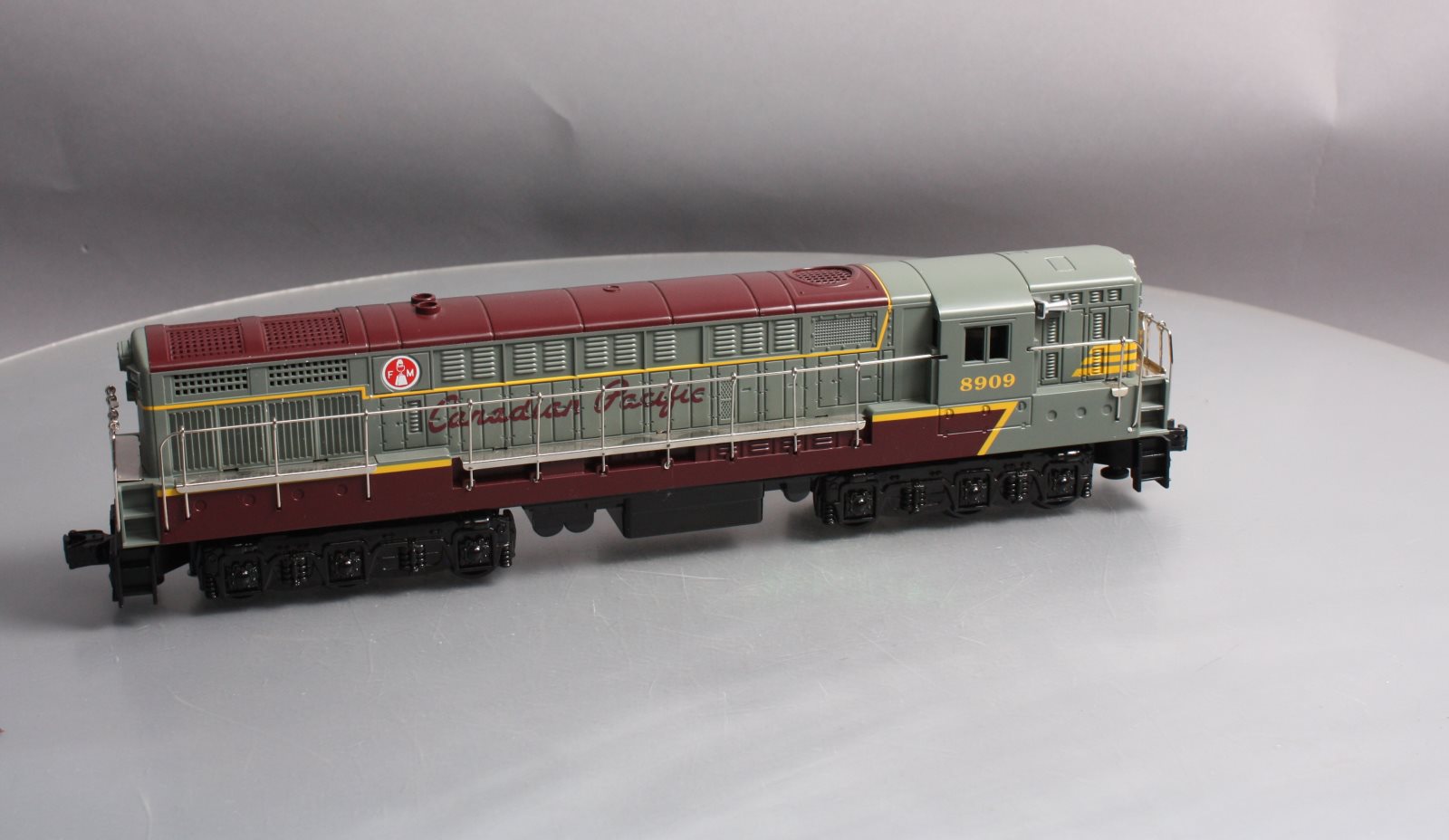 Williams 21101 Canadian Pacific FM Trainmaster Powered Locomotive