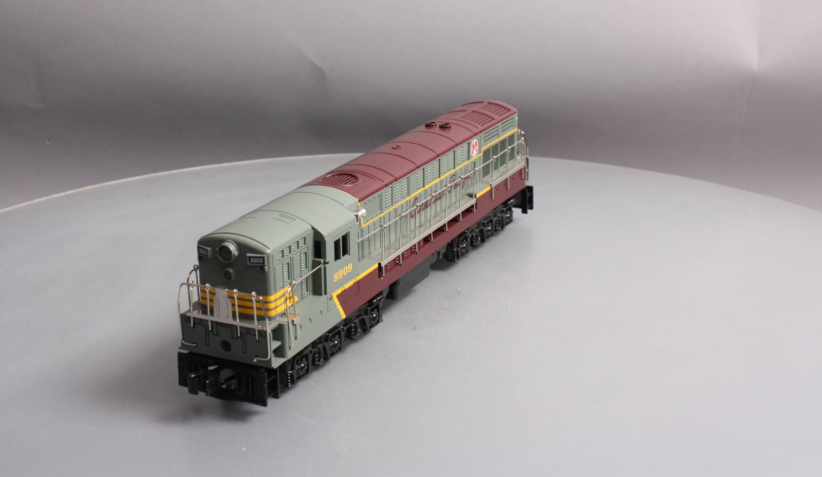 Williams 21101 Canadian Pacific FM Trainmaster Powered Locomotive