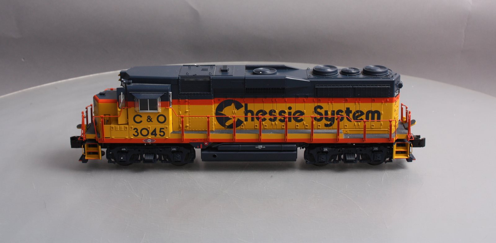Lionel 6-28560 Chessie GP30 NonPowered Diesel Locomotive #3045 LN/Box
