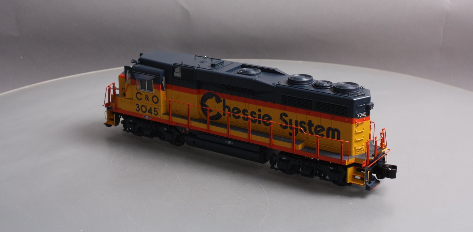 Lionel 6-28560 Chessie GP30 NonPowered Diesel Locomotive #3045 LN/Box