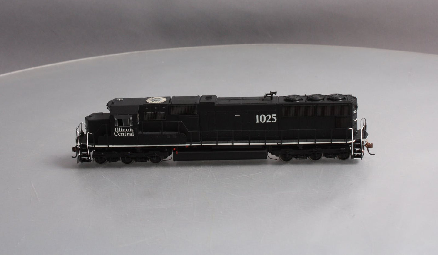 Athearn G69297 HO Illinois Central EMD SD70 Diesel Loco w/DCC & Sound #1025