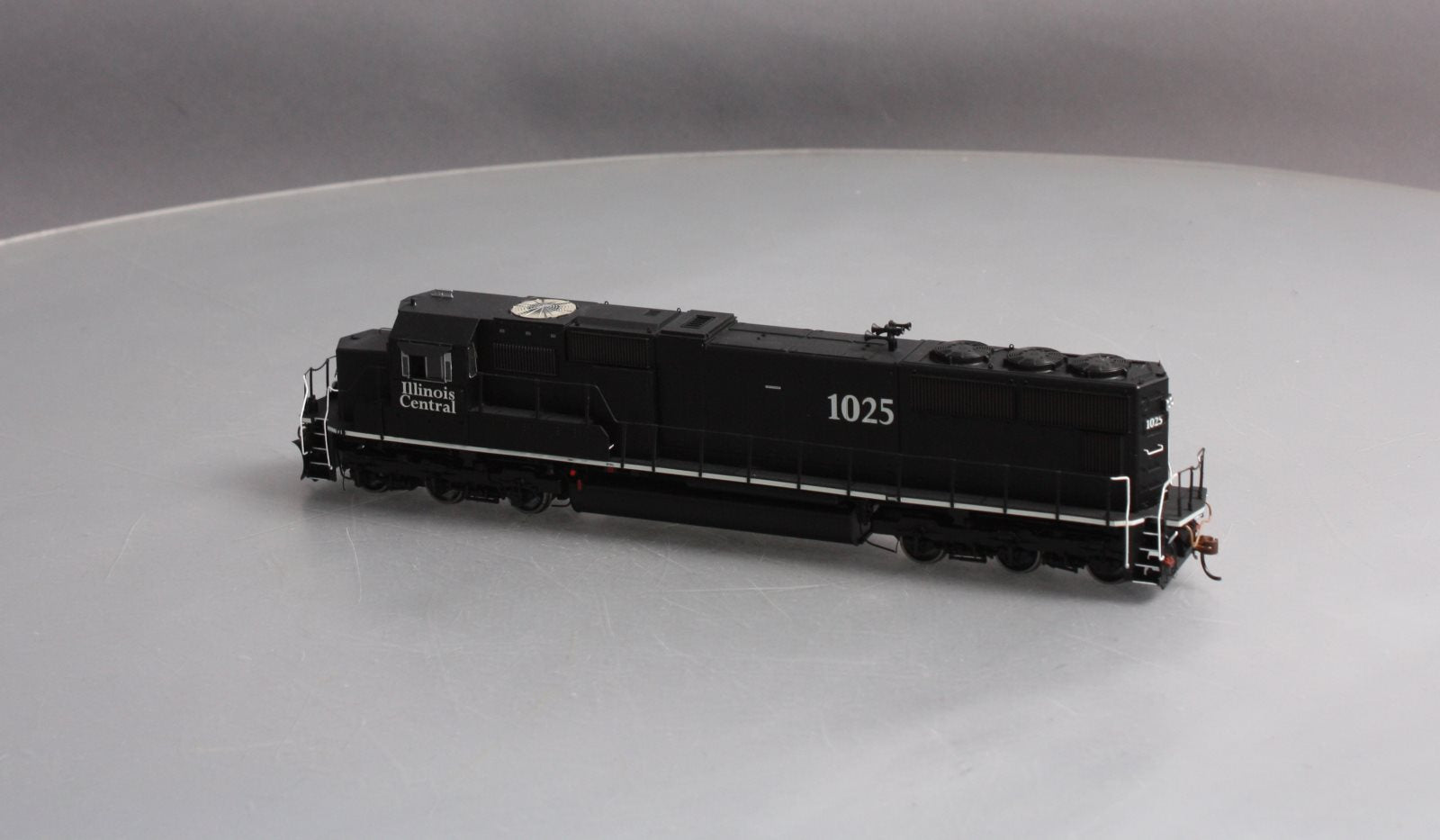 Athearn G69297 HO Illinois Central EMD SD70 Diesel Loco w/DCC & Sound #1025