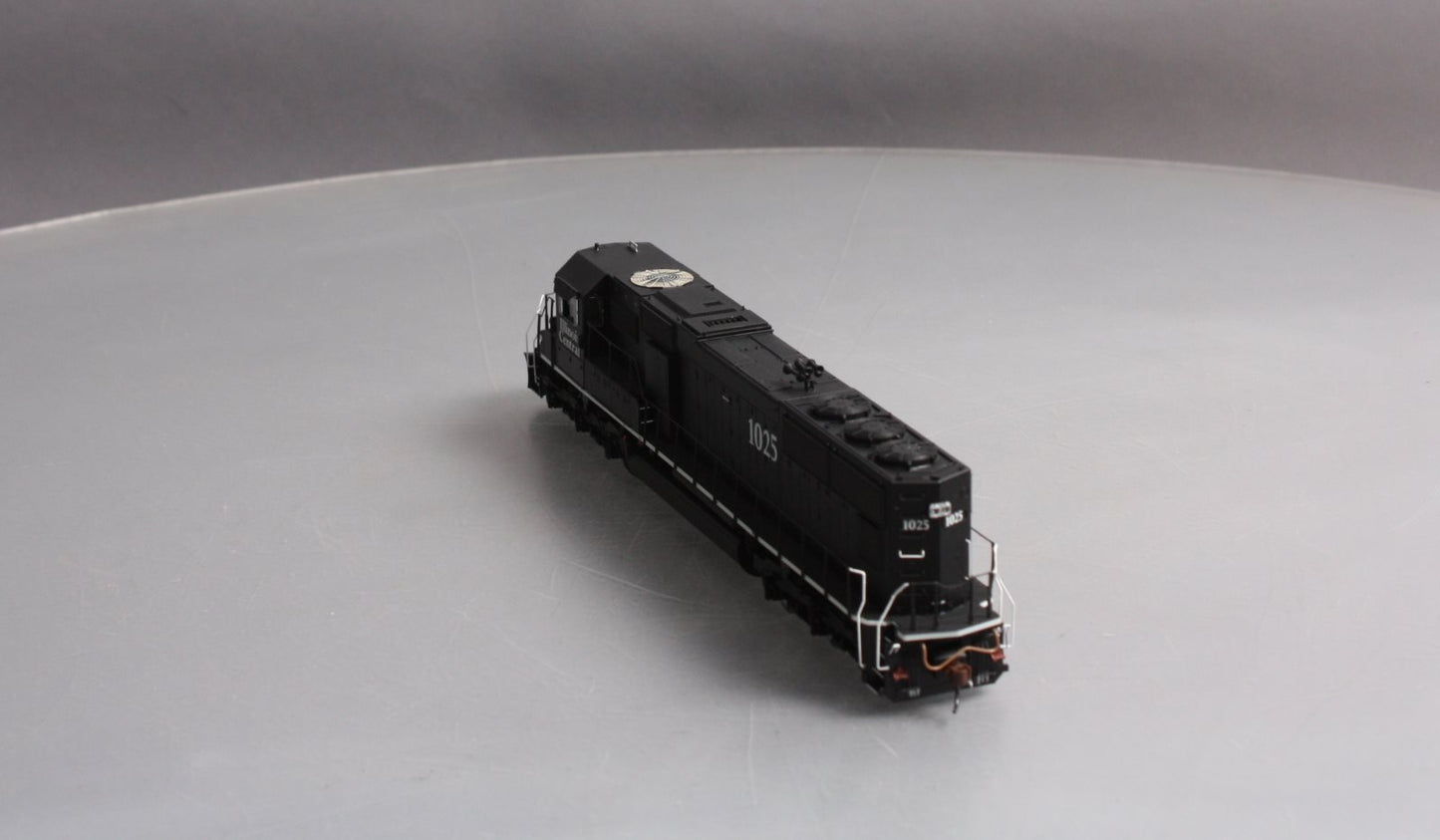 Athearn G69297 HO Illinois Central EMD SD70 Diesel Loco w/DCC & Sound #1025