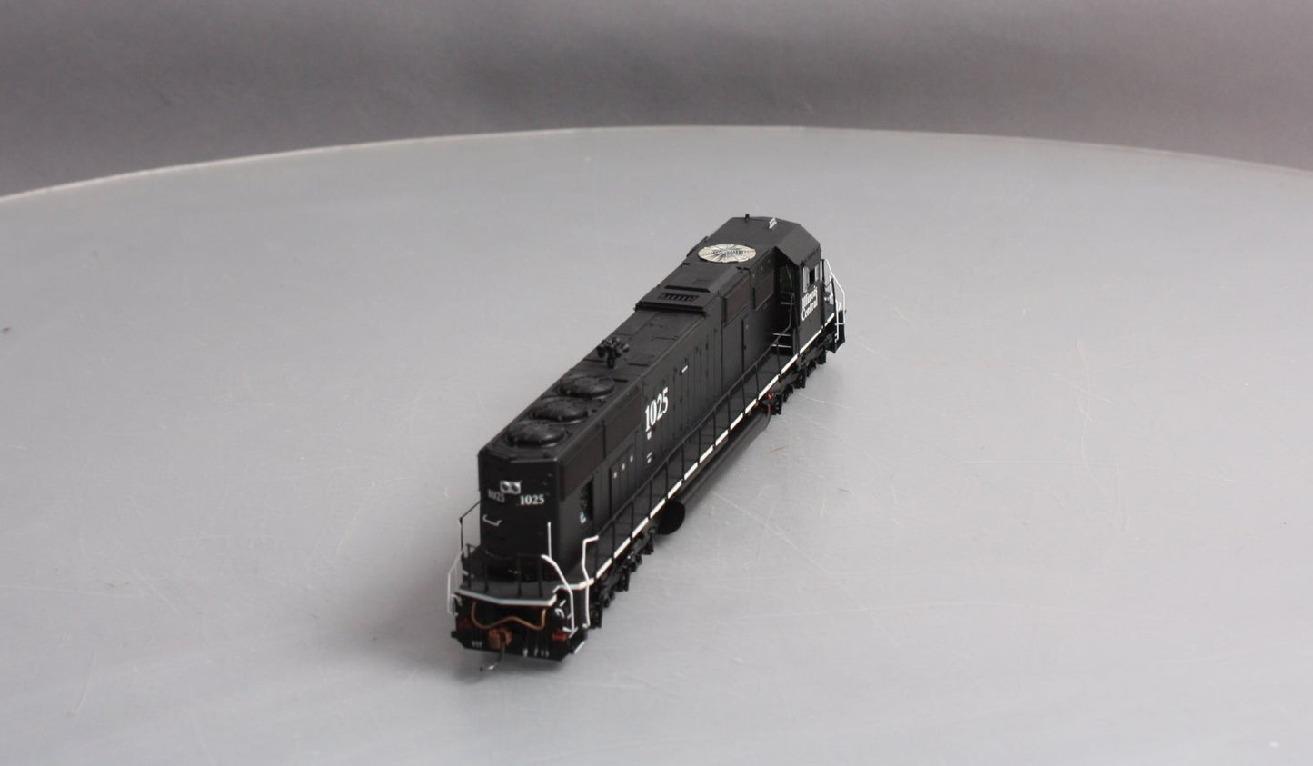 Athearn G69297 HO Illinois Central EMD SD70 Diesel Loco w/DCC & Sound #1025