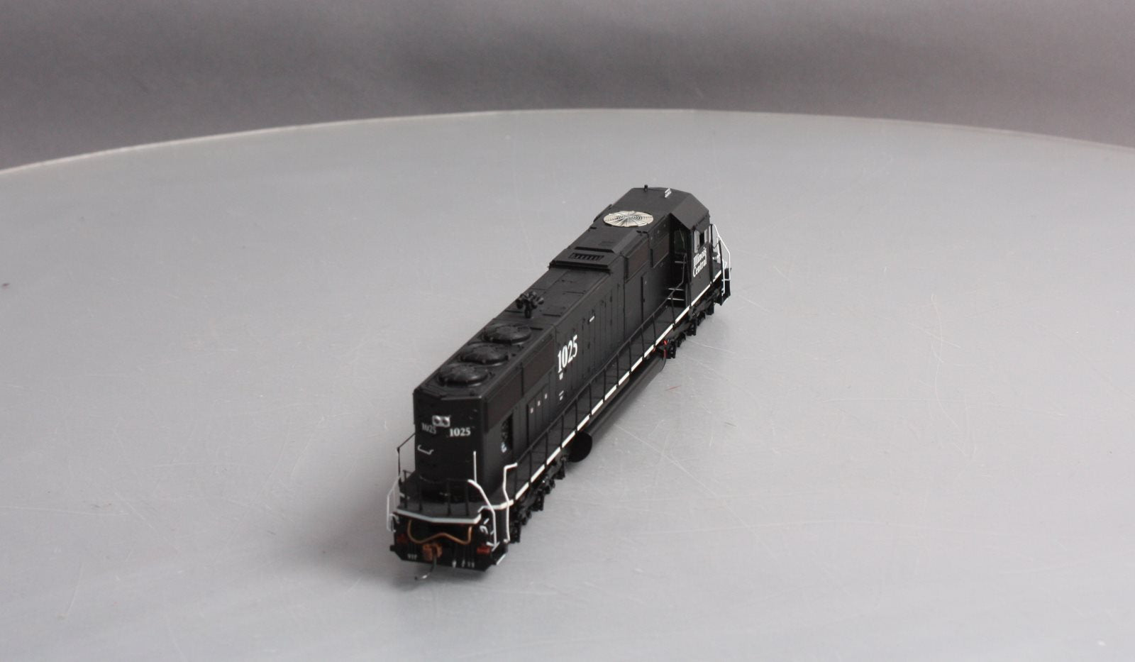 Athearn G69297 HO Illinois Central EMD SD70 Diesel Loco w/DCC & Sound #1025