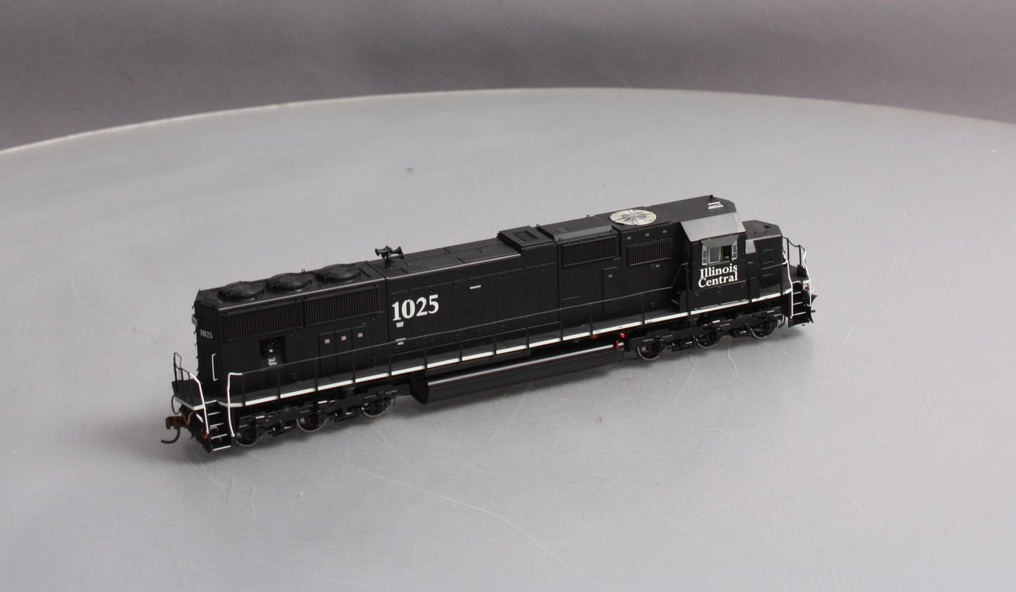 Athearn G69297 HO Illinois Central EMD SD70 Diesel Loco w/DCC & Sound #1025