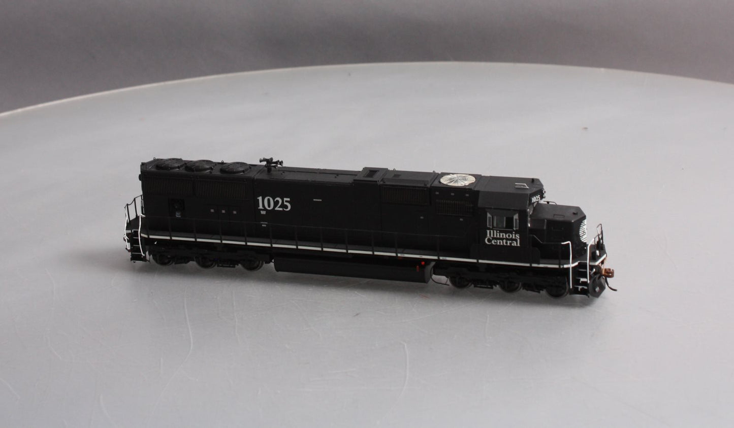Athearn G69297 HO Illinois Central EMD SD70 Diesel Loco w/DCC & Sound #1025