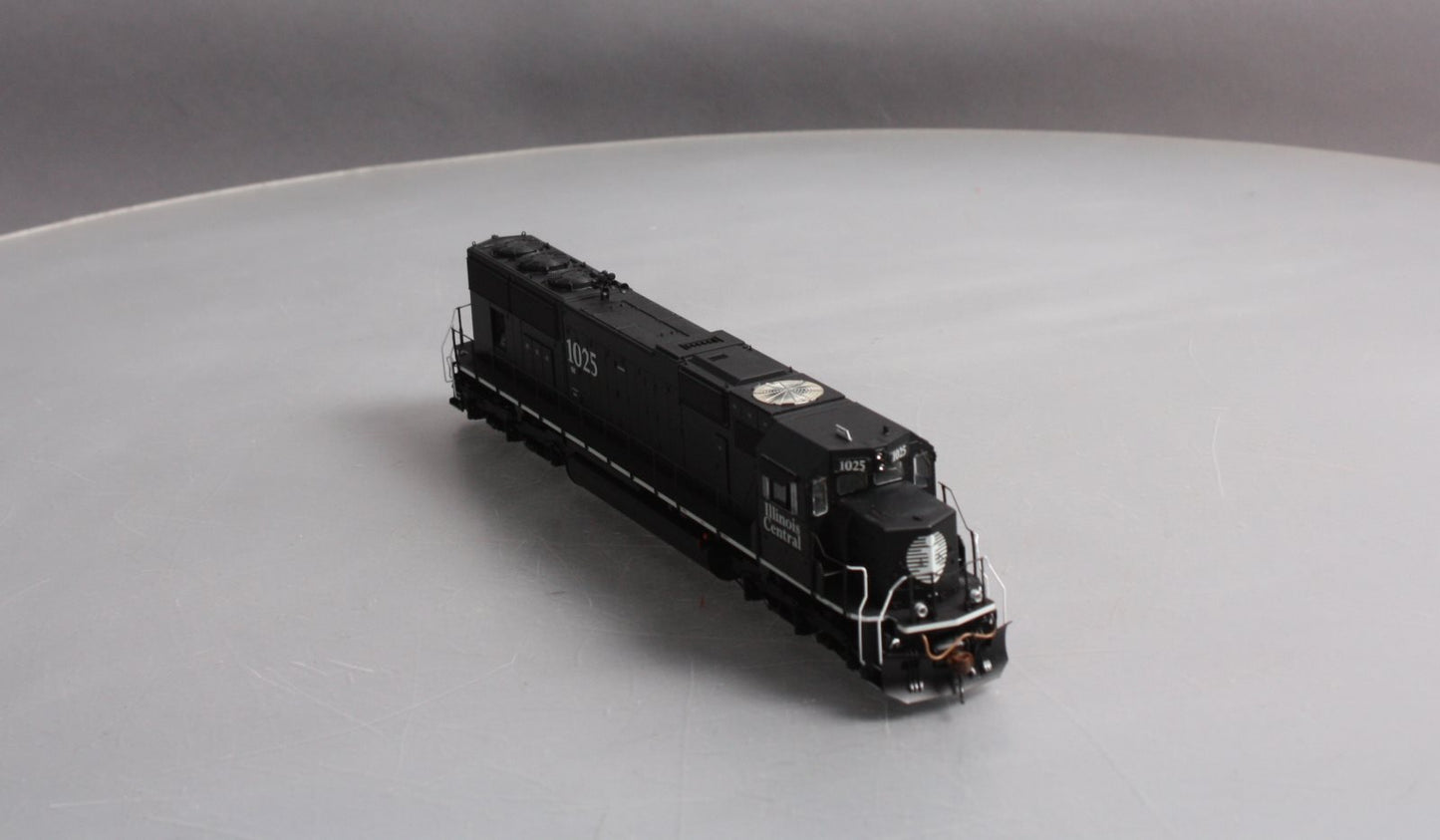 Athearn G69297 HO Illinois Central EMD SD70 Diesel Loco w/DCC & Sound #1025