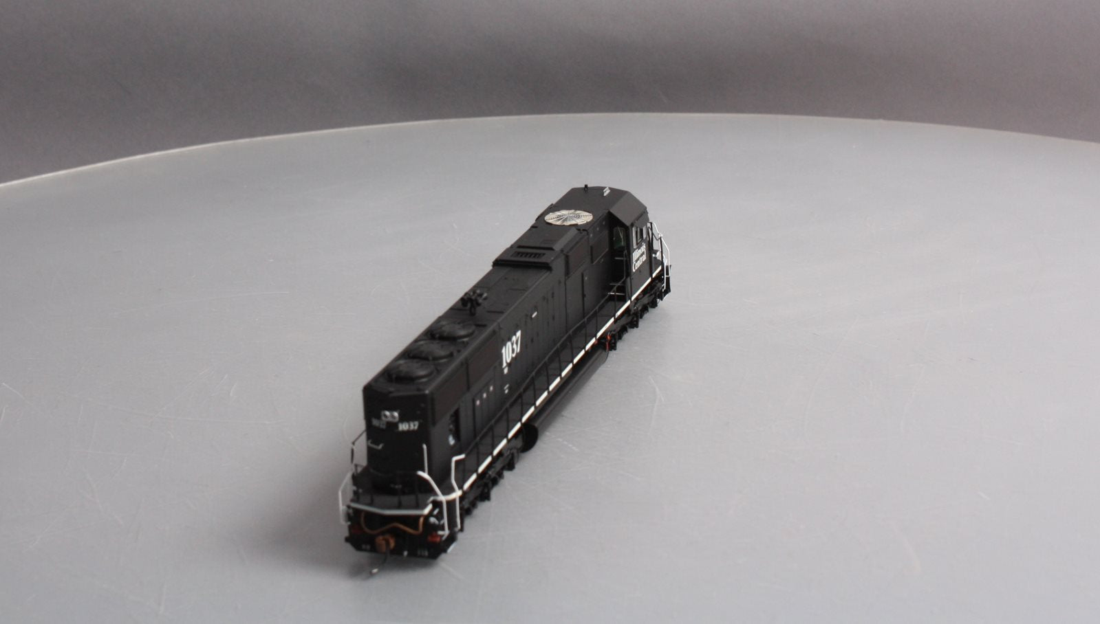 Athearn G69299 HO Illinois Central EMD SD70 Diesel Loco w/DCC & Sound #1037