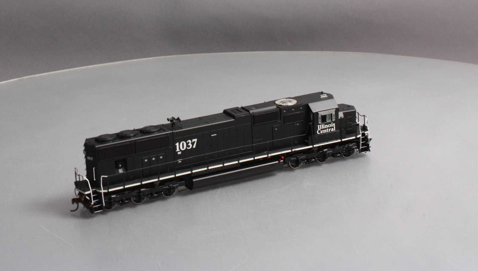 Athearn G69299 HO Illinois Central EMD SD70 Diesel Loco w/DCC & Sound #1037