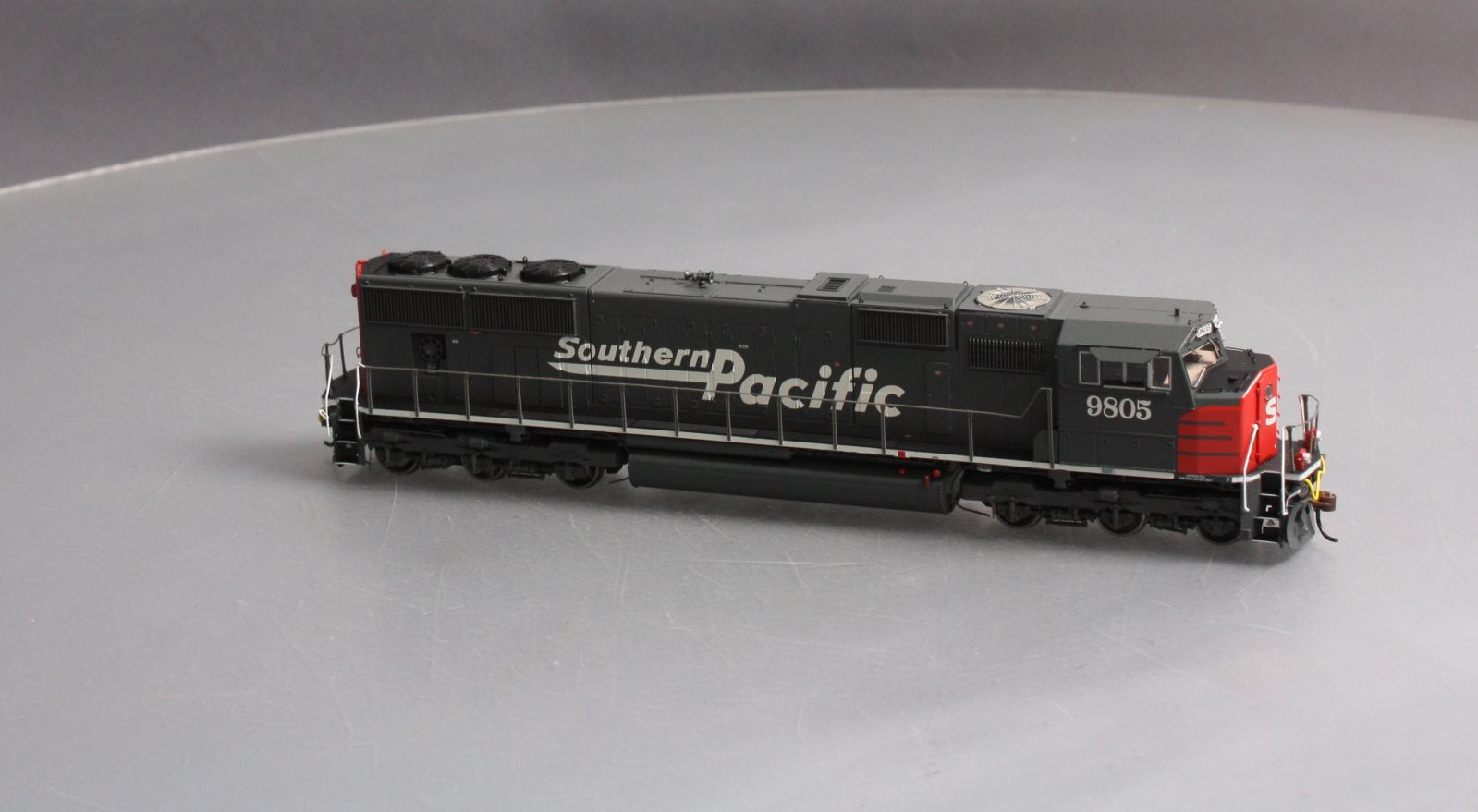 Athearn G69303 HO Southern Pacific EMD SD70M Diesel Loco w/DCC & Sound #9805